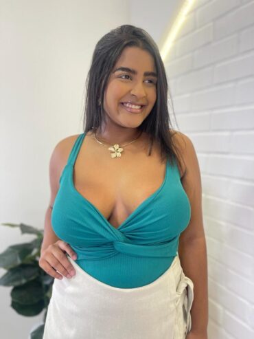 Blusa Canelada Alça Larga com Bojo Torção no Busto - 16318